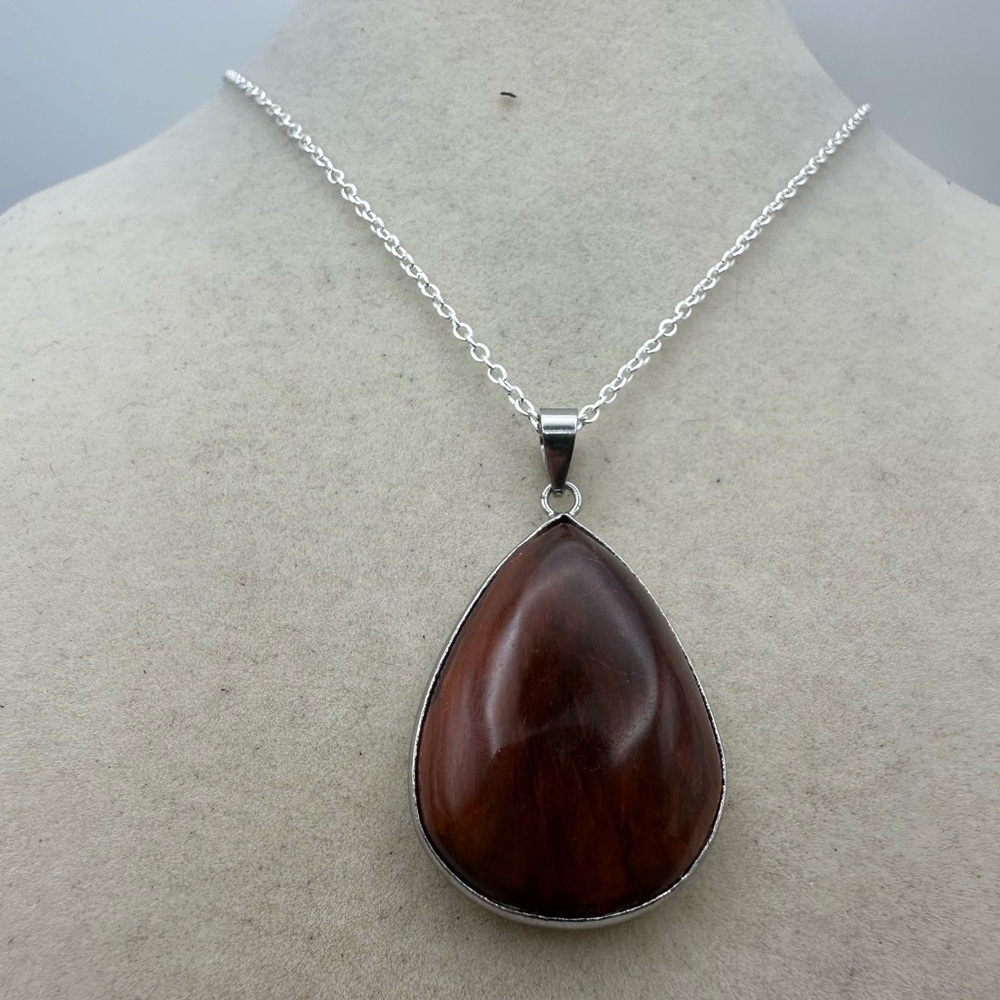 Red Tiger’s Eye Pendant Necklace on Silver Plated Box Chain - Picture 10 of 10